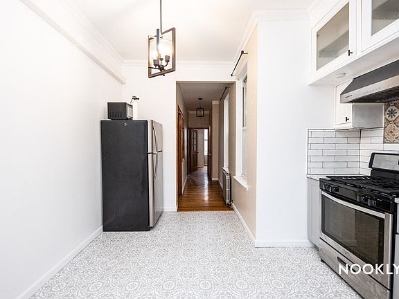 3rd image of 275 Irving Ave Floor 3