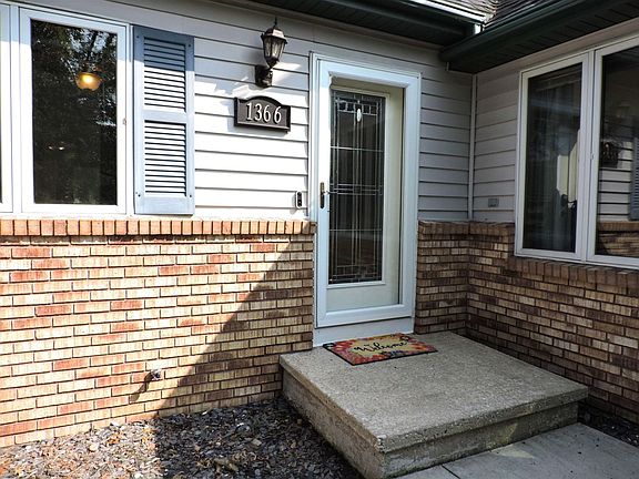 Welcome to 1366 N. Oakwood!