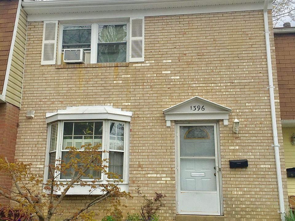 1st image of 1396 Ironwood St