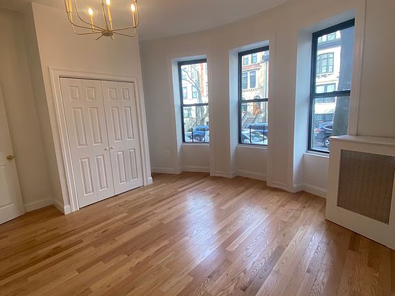 5th image of 558 7th St APT 1C