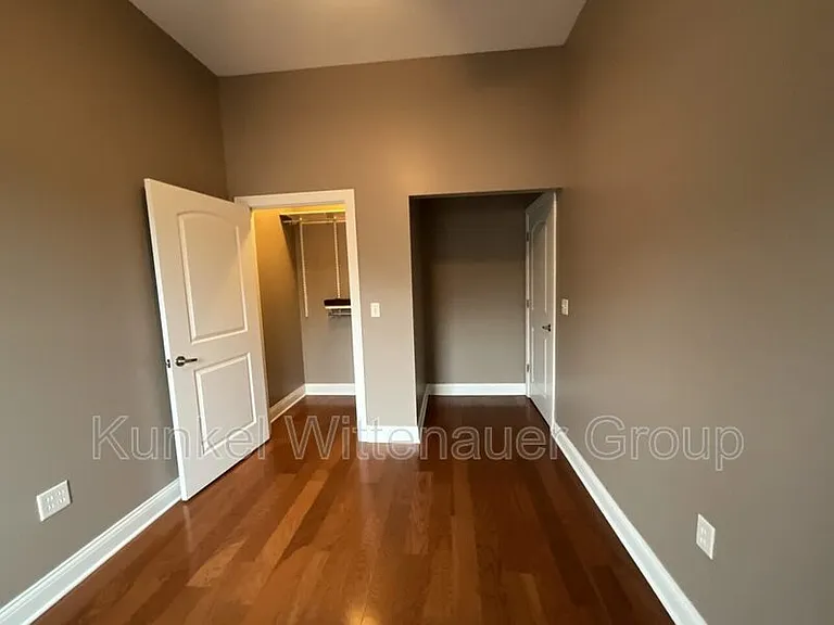409 W Washington St #C — Photo 13