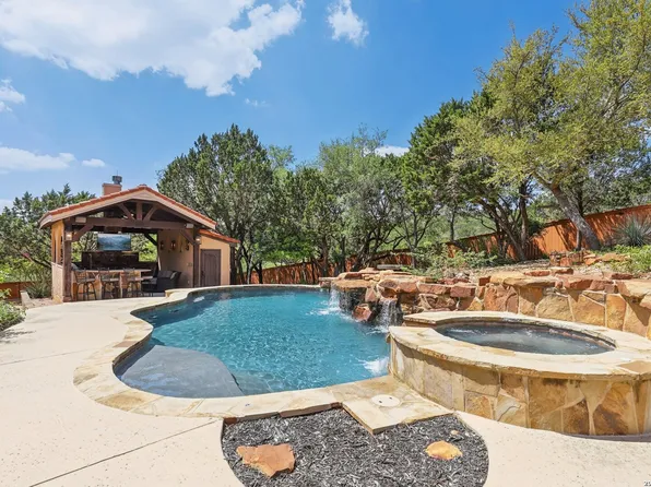 315 Santa Domingo, Helotes, TX 78023
