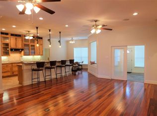 1101 Briar Creek Dr, Friendswood, TX 77546