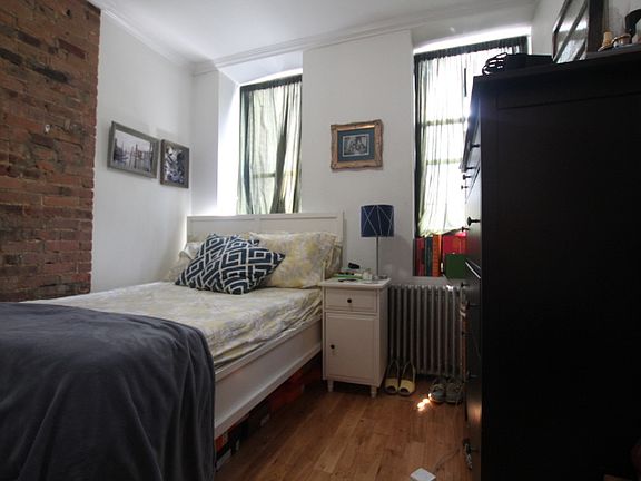 3rd image of 225 E 28th St #4A