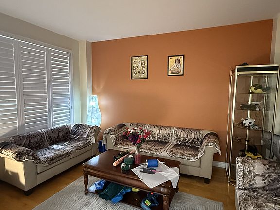 3rd image of 82 Castlehill Rd