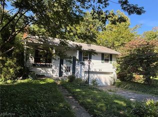 6225 Selkirk Dr, Madison, OH 44057