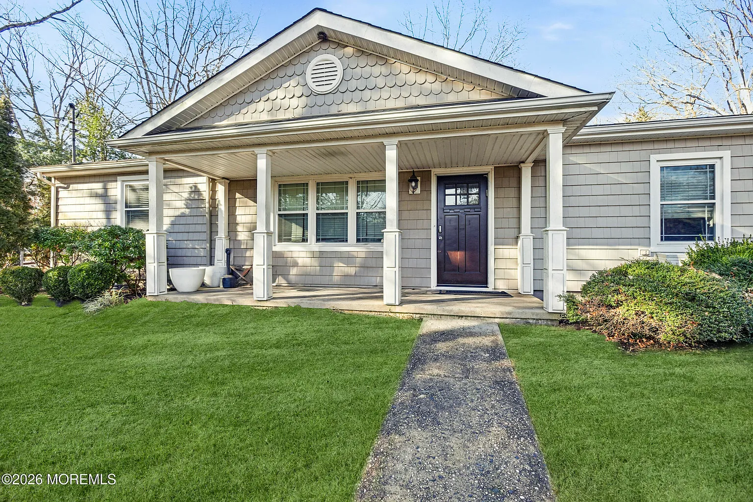 2146 Sachs Avenue photo 1