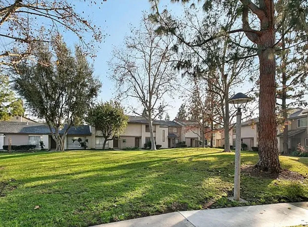Building Photo - 770 Hartford Ln