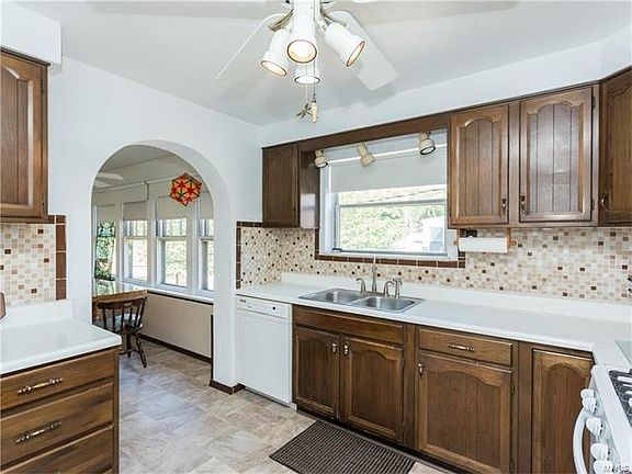 4th image of 9311 Niles Pl