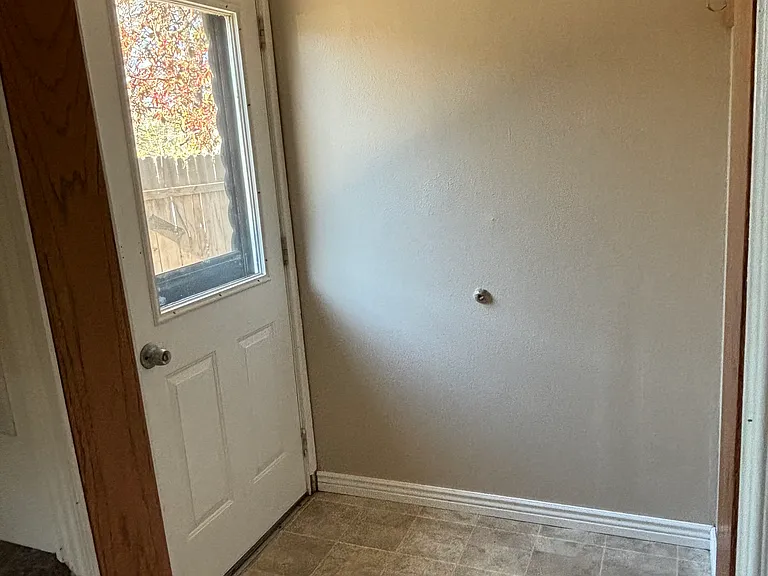 1002 Gurley Ave — Photo 8