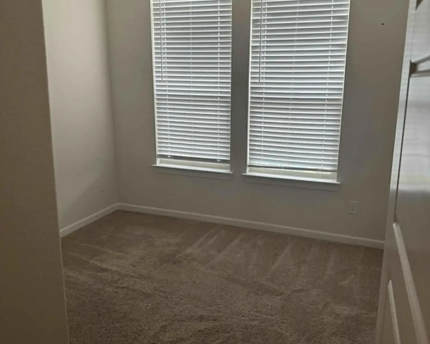 4 bed, 2.0 bath, 1949 sqft, $2,275 — Photo 3