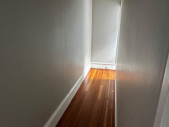 4th image of 519 Angell St Floor 1