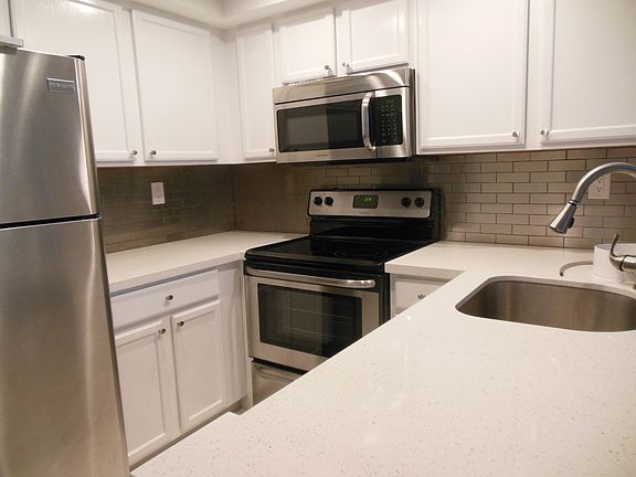 4th image of 700 Executive Center Dr #22-3-22