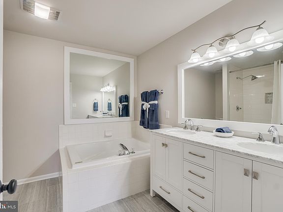 4th image of 54 Catherine Ln