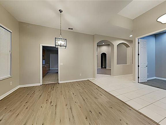2nd image of 10138 Deercliff Dr