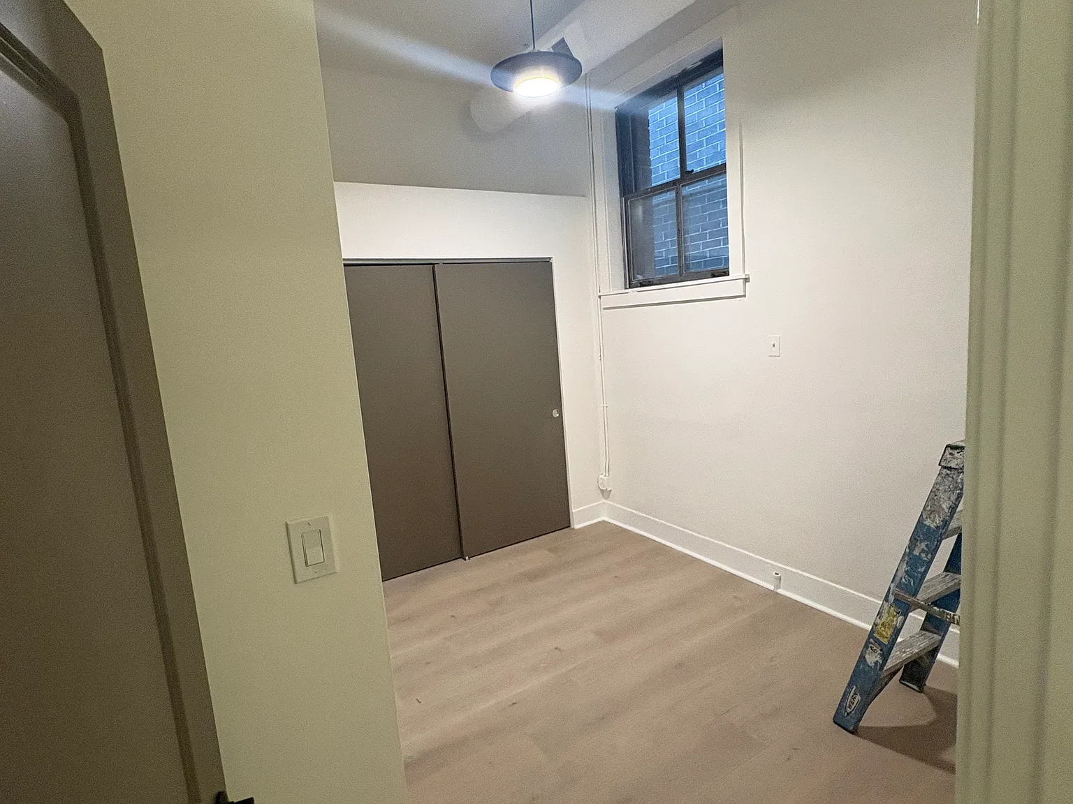 1 bed, 850 sqft, $2,300 — Photo 2