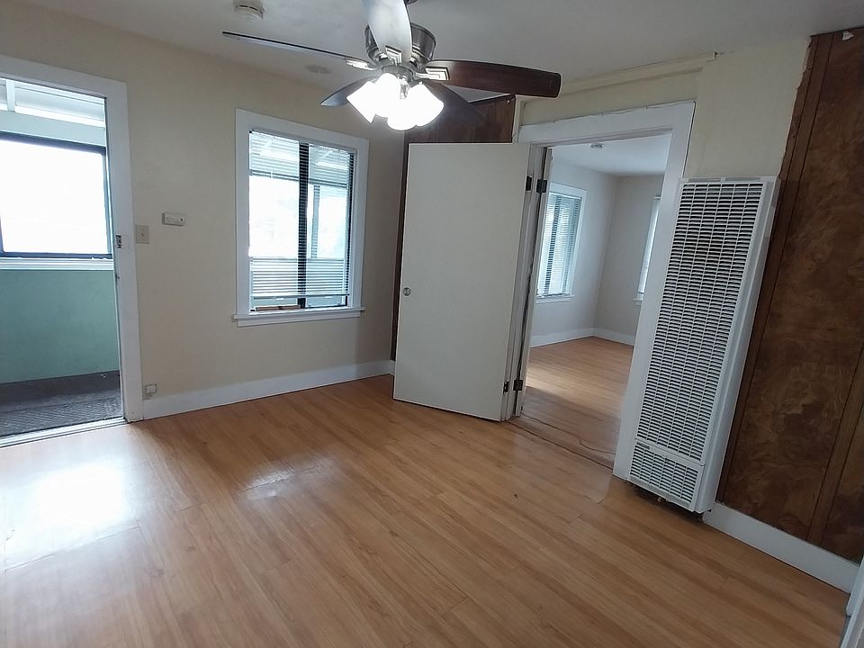 1st image of 902 3rd St #19/20