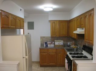 2145 42nd St, Astoria, NY 11105
