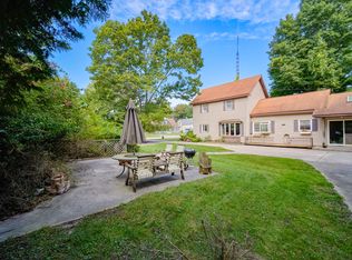 537 2nd St, Manistee, MI 49660