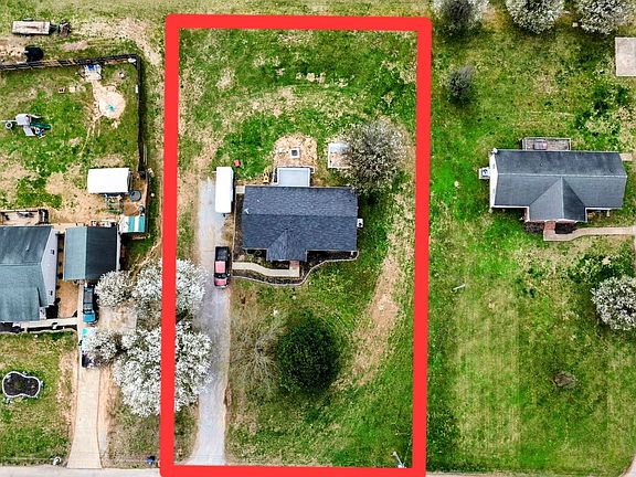3rd image of 475 Mill St
