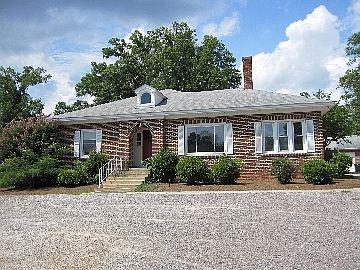 1st image of 724 Highland Park Dr