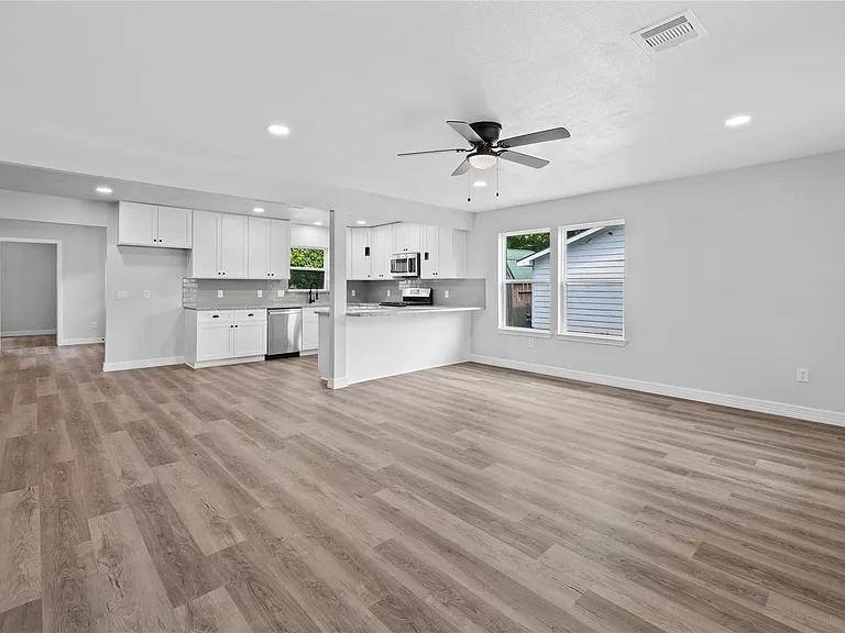 524 Dunnam Ave — Photo 6