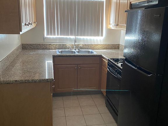 2nd image of 11937 W Jefferson Blvd #1