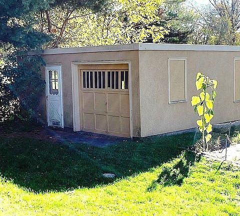 EXTRA STORAGE GARAGE 20X20