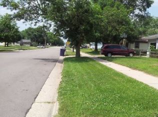 1817 S Oakhill Ave, Janesville, WI 53546