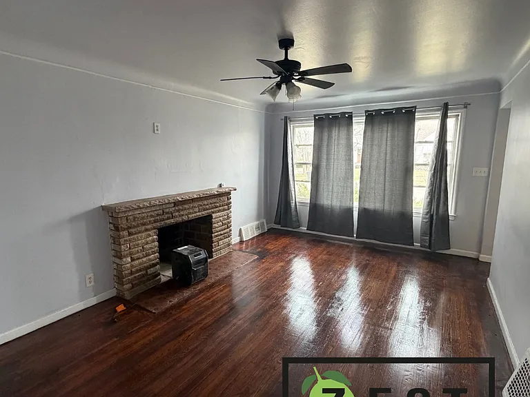 19143 Fairport St — Photo 4