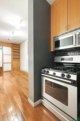 5th image of 139 E 30th St APT 1C