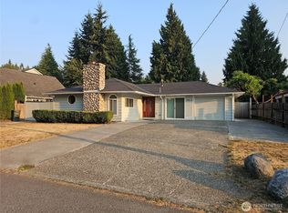 15619 NE 1st Pl, Bellevue, WA 98008