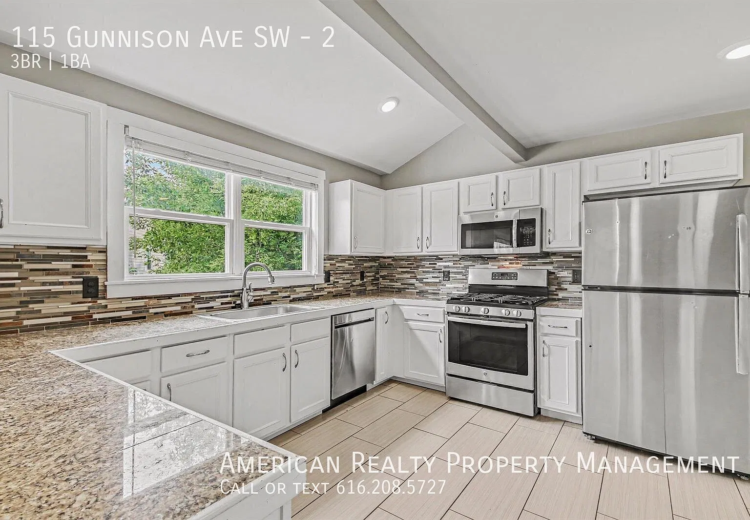 3 bed, 1033 sqft, $1,900 — Photo 3
