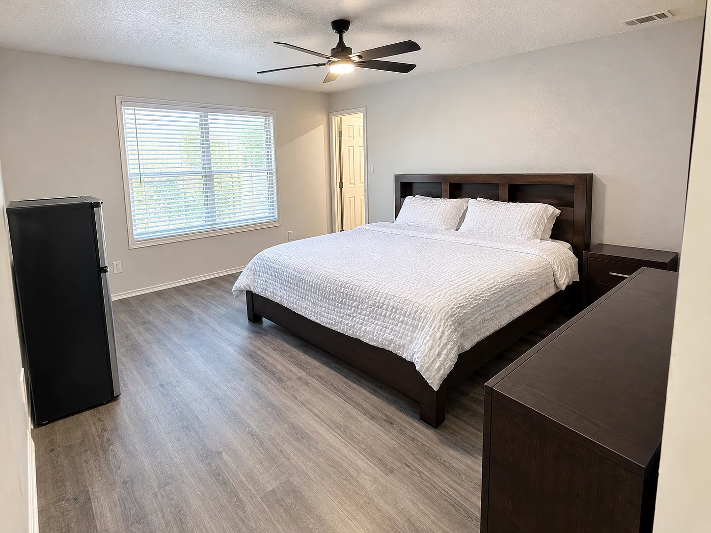 1 bed, 3040 sqft, $1,150 — Photo 3