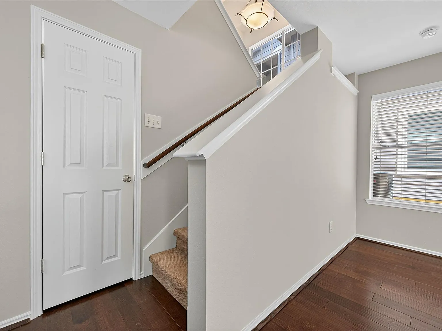 3 bed, 2.5 bath, 1565 sqft, $2,100 — Photo 4