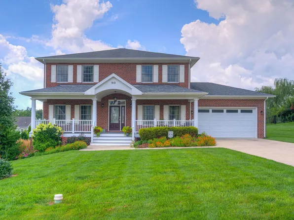 912 Willard Dr, Blacksburg, VA 24060