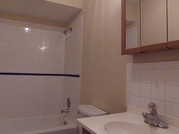 4th image of 2830 Plymouth St APT 2