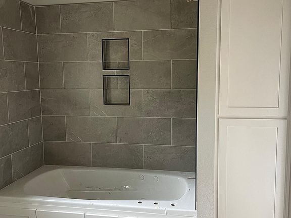 4th image of 14 Lockhart Ln