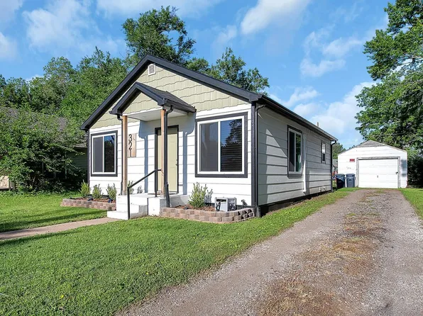 321 Residence St, El Dorado, KS 67042