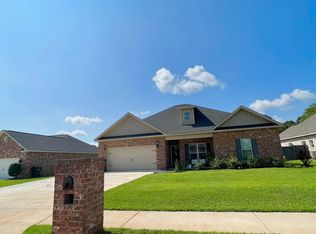 423 Hunts Landing Dr, Kathleen, GA 31047