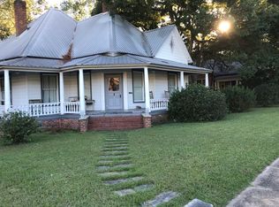 27 4th Ave SW, Cairo, GA 39828