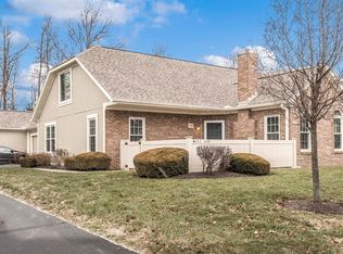 348 Park Woods Ln, Powell, OH