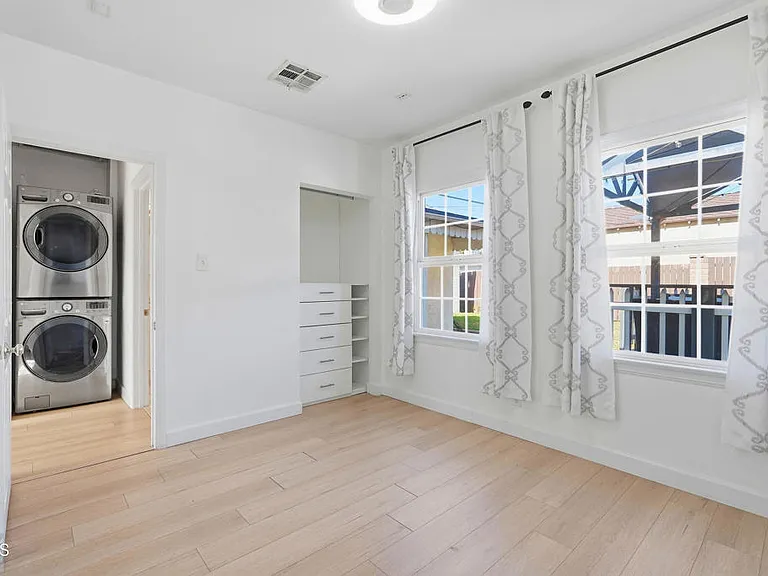 10734 Oro Vista Ave — Photo 23