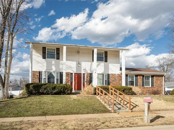 1 Wildway Cir, Ballwin, MO 63021