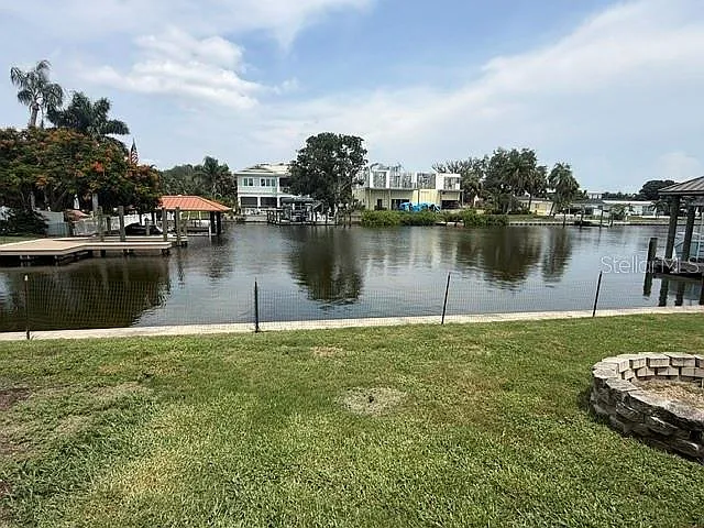 3 bed, 2.5 bath, 1885 sqft, $5,700 — Photo 4