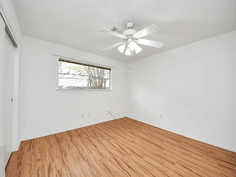 17003 Amidon Dr — Photo 33