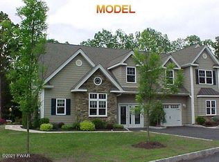 215 Braeburn Path, Matamoras, PA 18336