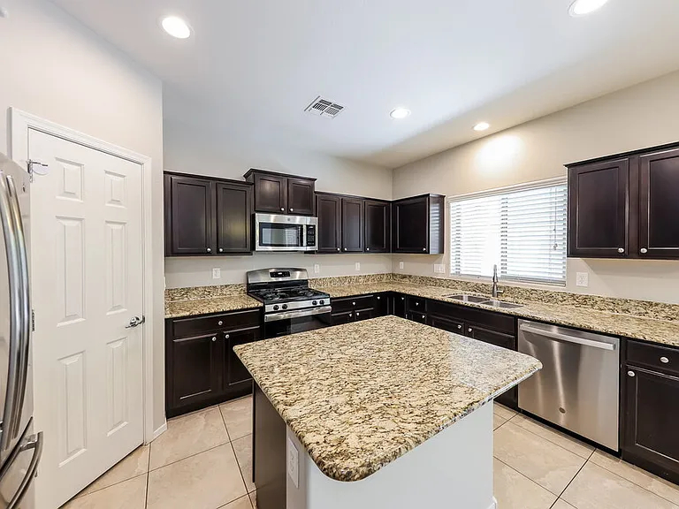 5432 W Hobby Horse Dr — Photo 7