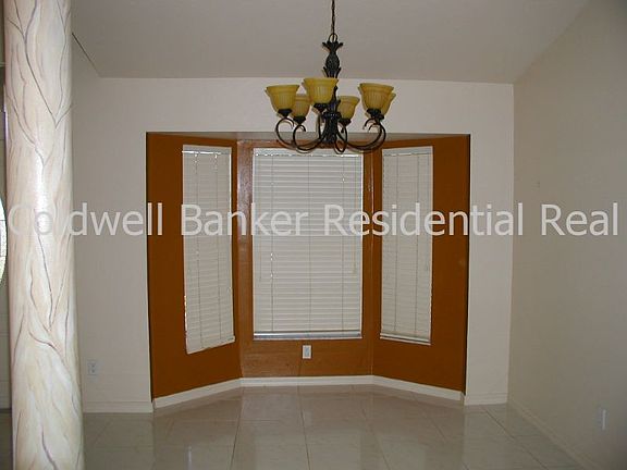 4th image of 2240 SW 27th St