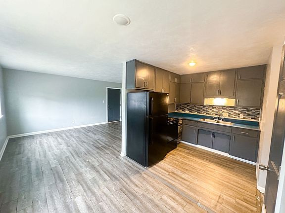 5th image of 2904 S Pennsylvania St APT 7